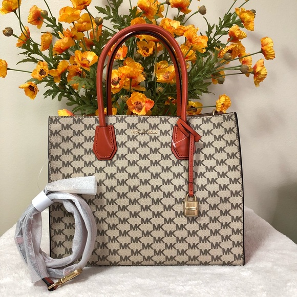 Michael Kors Handbags - Michael Kors Mercer Large Tote